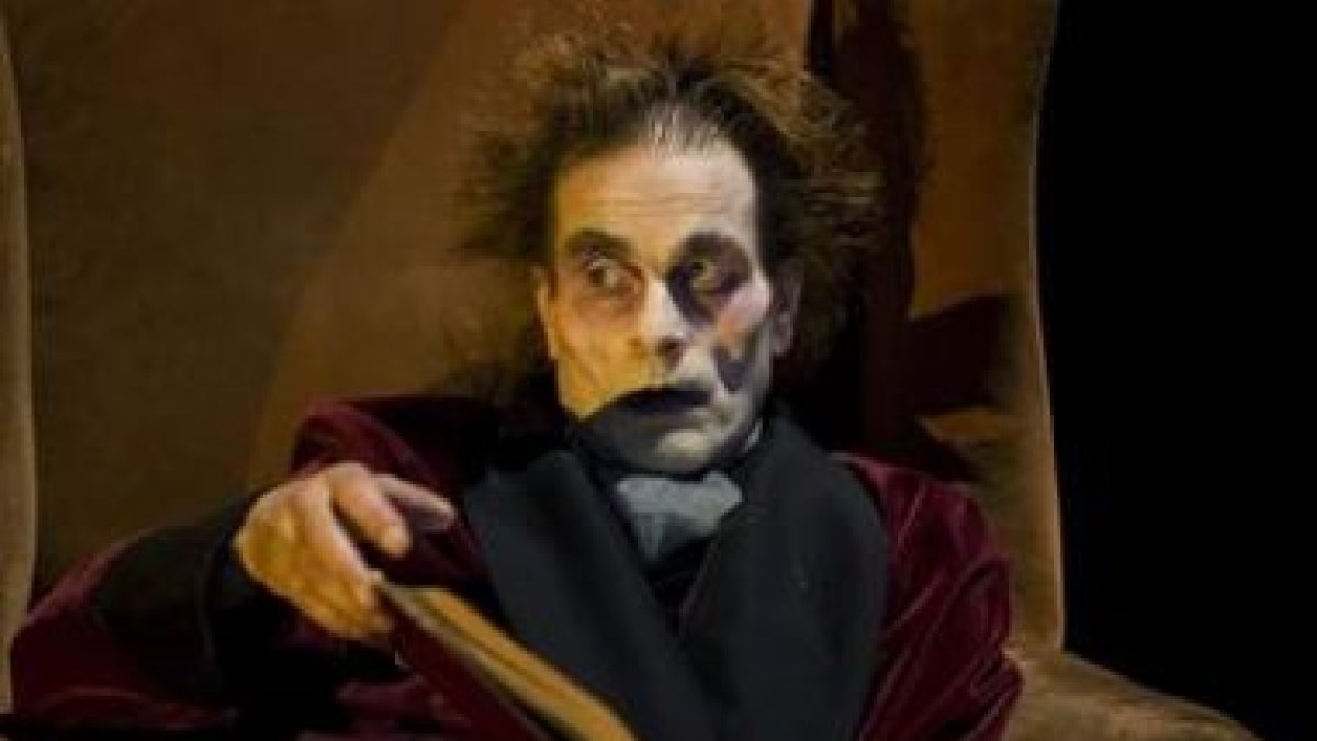 La adaptación teatral de «El cuervo», interpretado por Semprún, abre el homenaje a Poe.