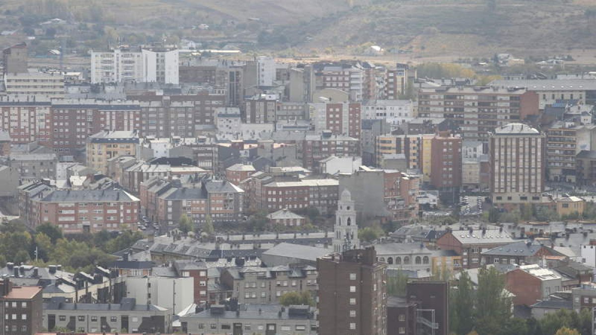 La promoción de vivienda pública en Ponferrada ha sido nula en los últimos años. En la ciudad hay 2.000 viviendas vacías