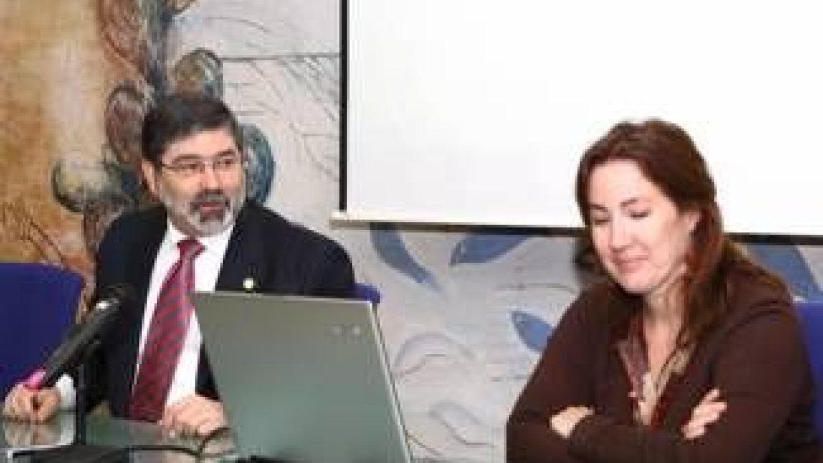 Ángel Penas y la arquitecta Belén Martín Granizo, en la presentación