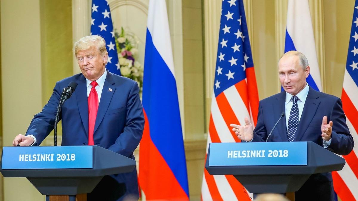 Trump y Putin, este lunes, en el Palacio Presidencial de Helsinki. /