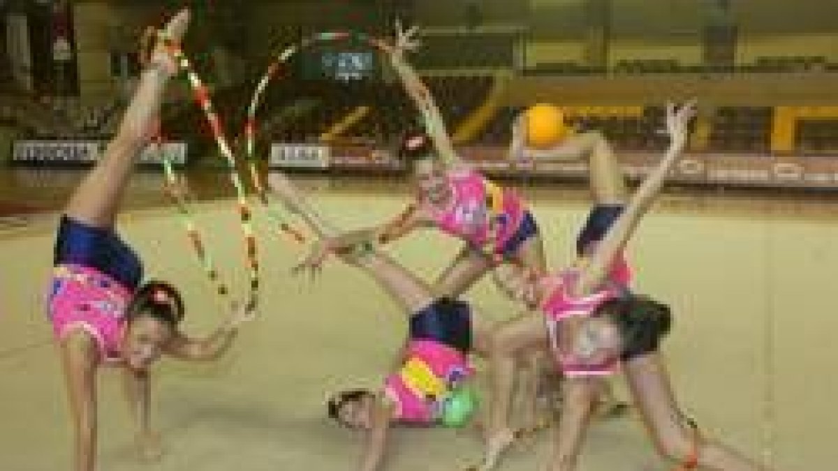 Las gimnastas leonesas volvieron a hacer gala de su gran nivel