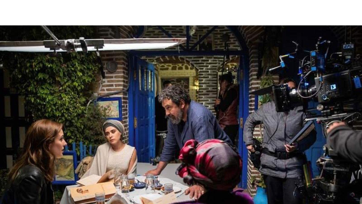 Rodaje de ‘La lista de los deseos’, con Silvia Alonso, María León, Paco Tous y Victoria Abril. SPAL FILMS