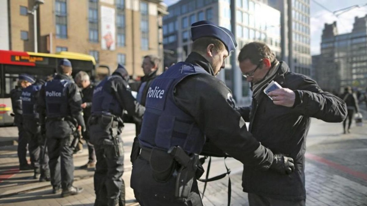 Control policial en Bruselas el pasado 22 de marzo después de los atentados.