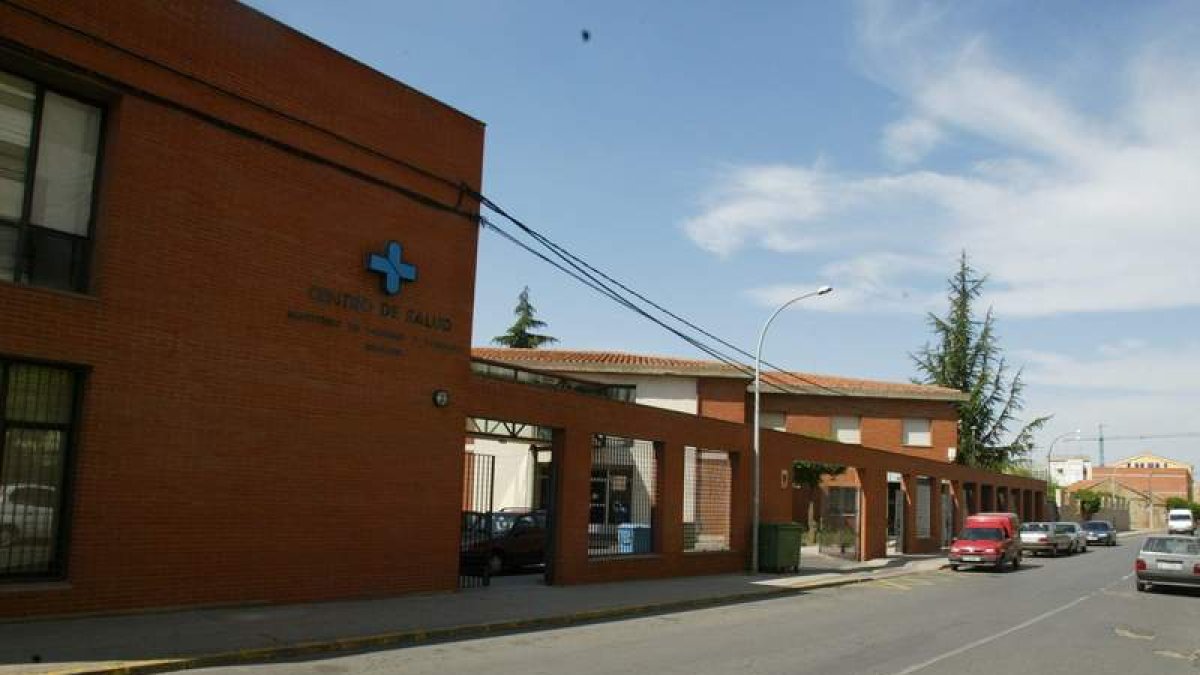 Edificio del antiguo centro de salud de Astorga.