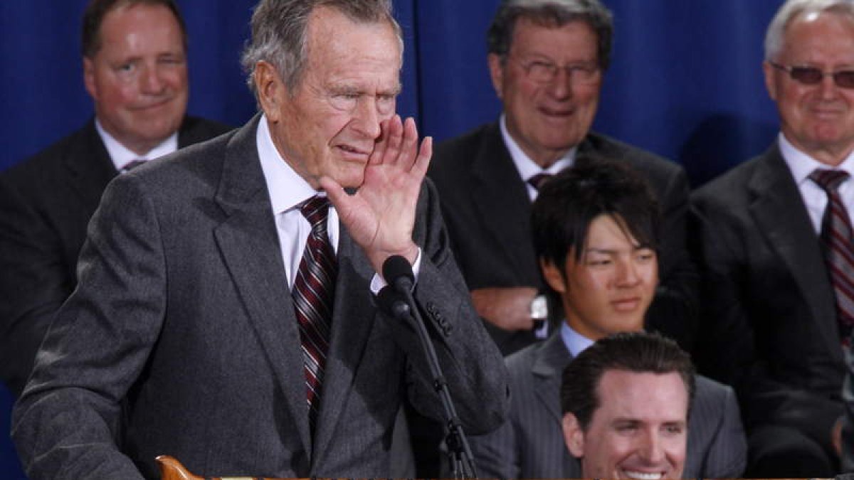 El expresidente Bush padre, durante un discurso en California, en el año 2009. MONICA M. DAVEY