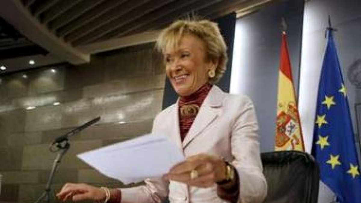 María Teresa Fernández de la Vega, durante la rueda de prensa que ofreció ayer.