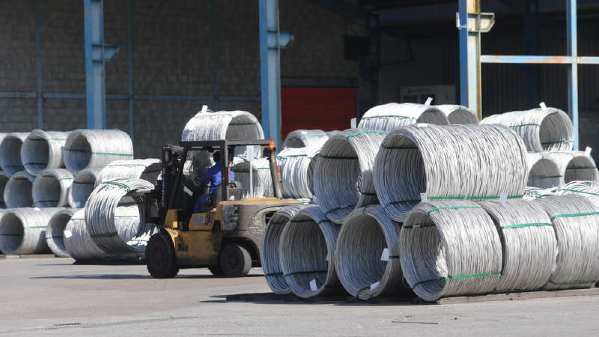 Aceros Roldán cuenta con una plantilla que supera los 400 trabajadores. L. DE LA MATA