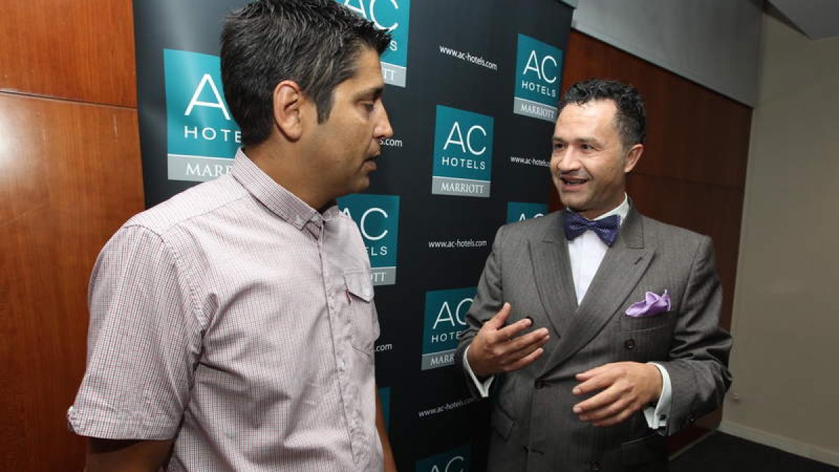 Luis Javier Ruiz y Bere Casillas antes de la presentación .