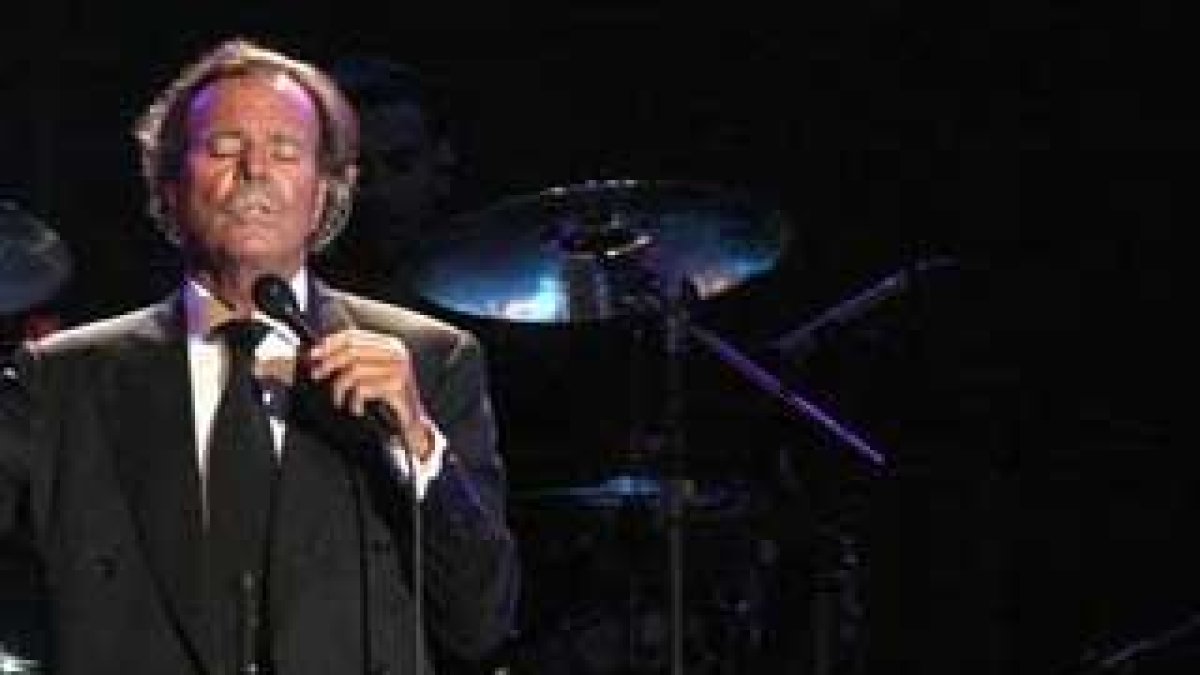 Julio Iglesias.