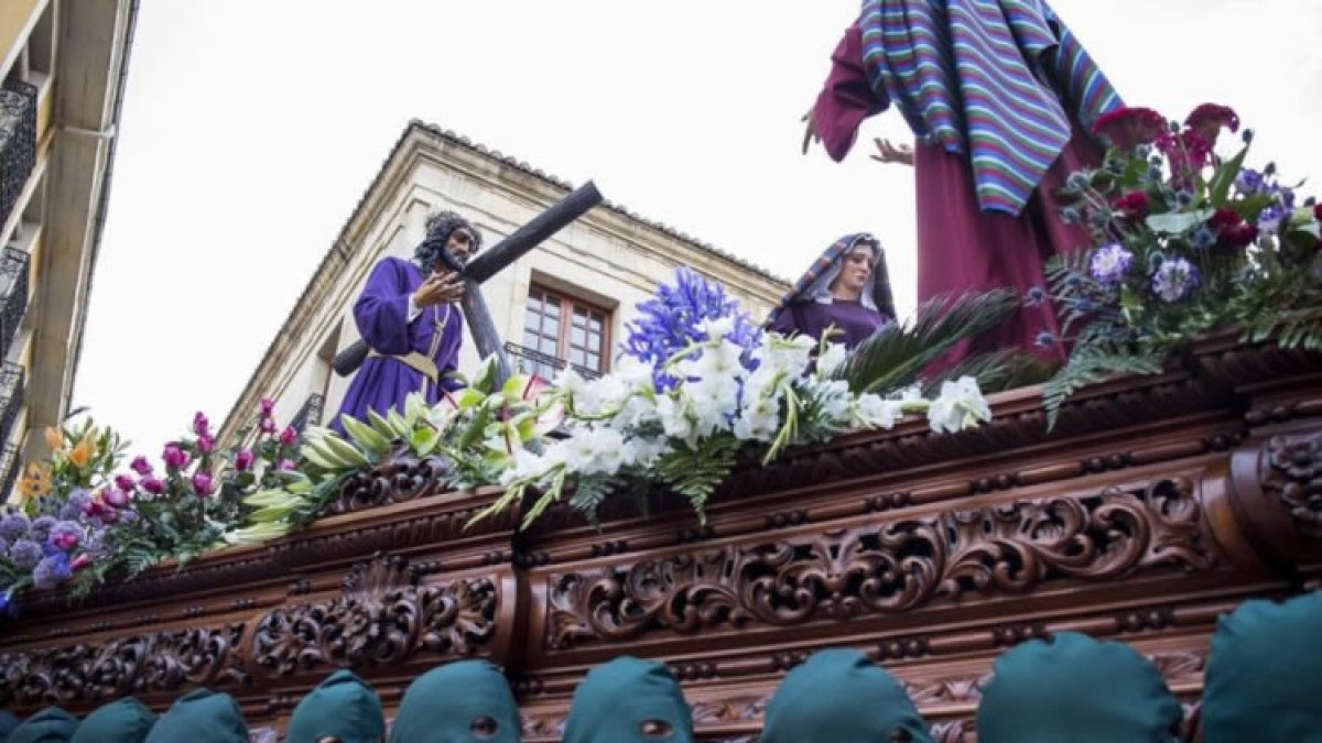 Actos Domingo Santo Cofradías de León: Semana Santa Leon 2021. Foto de archivo