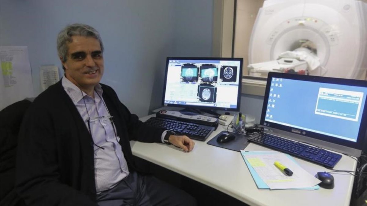 El neurólogo Jesus Pujol, director de la unidad de investigación en resonancia magnética del Hospital del Mar de Barcelona