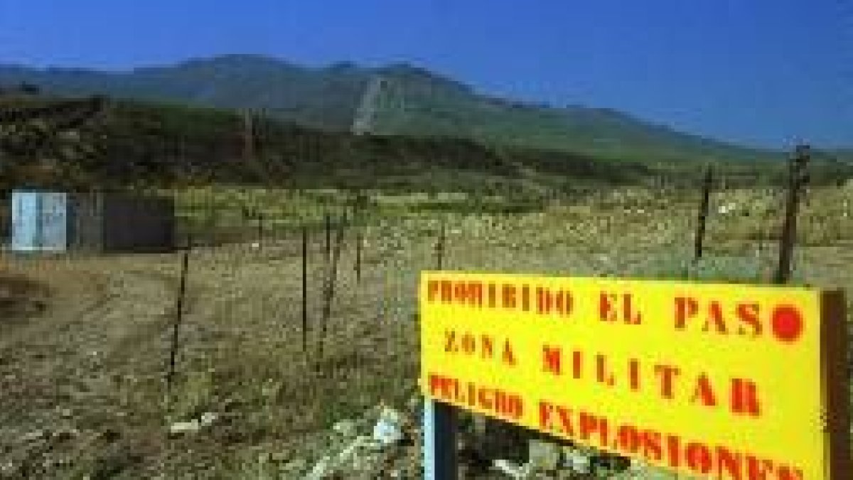 El campo de tiro de El Teleno, donde realizan prácticas los militares, está cerrado a los civiles