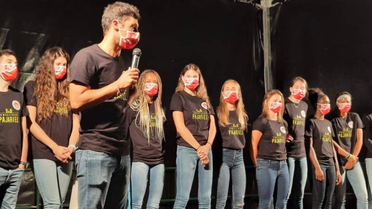 Un momento del acto de presentación del Pajariel. J. PÉREZ