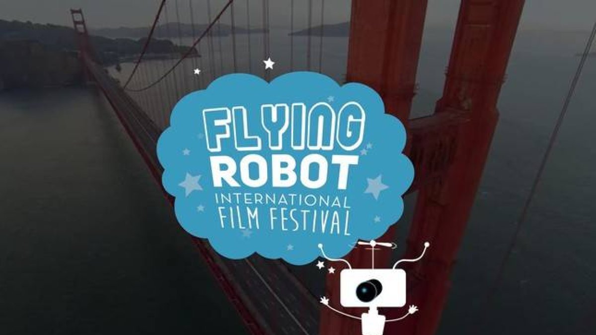 Portada de la página web del Flying Robot International Film Festival donde se ve el logo del evento y el puente de San Francisco capturado desde un dron.