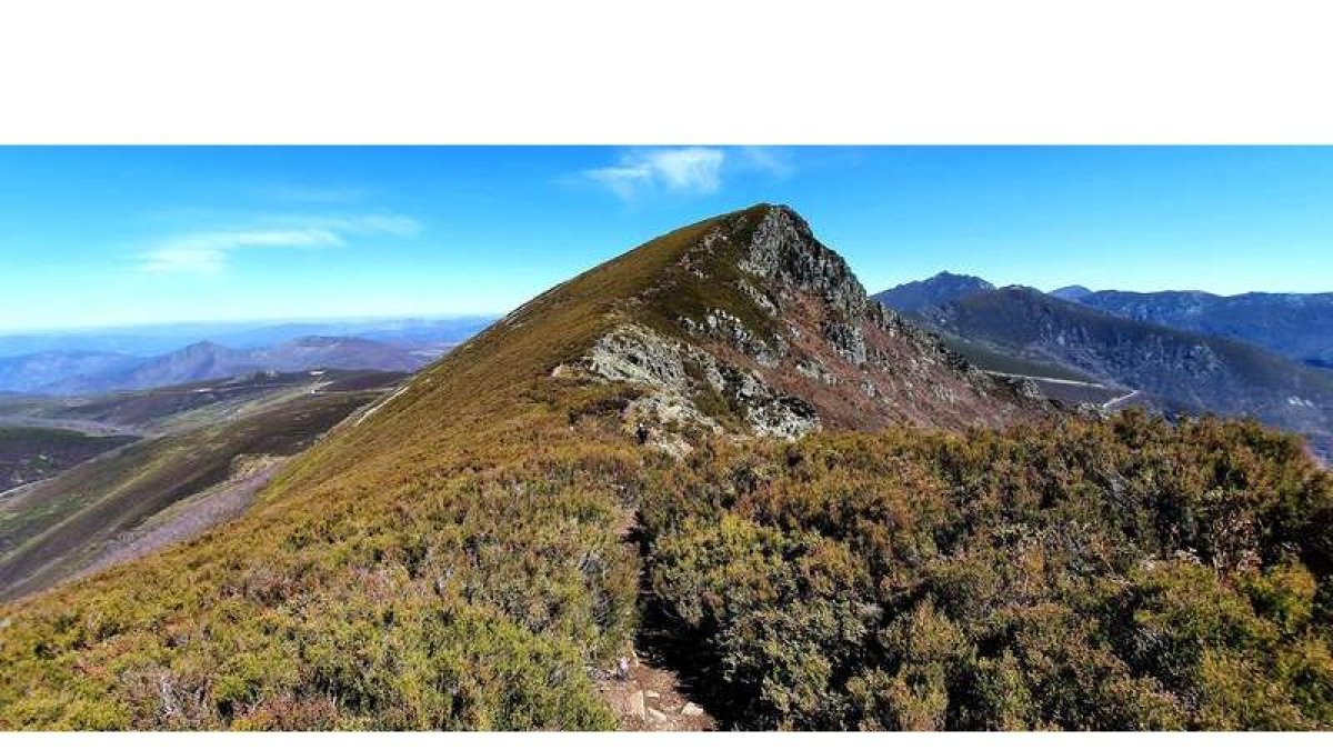 Montaña que limita (por la derecha de la foto) con el valle de Ancares en la zona de Candín y, por la izquierda, con la provincia de Lugo. M.F.