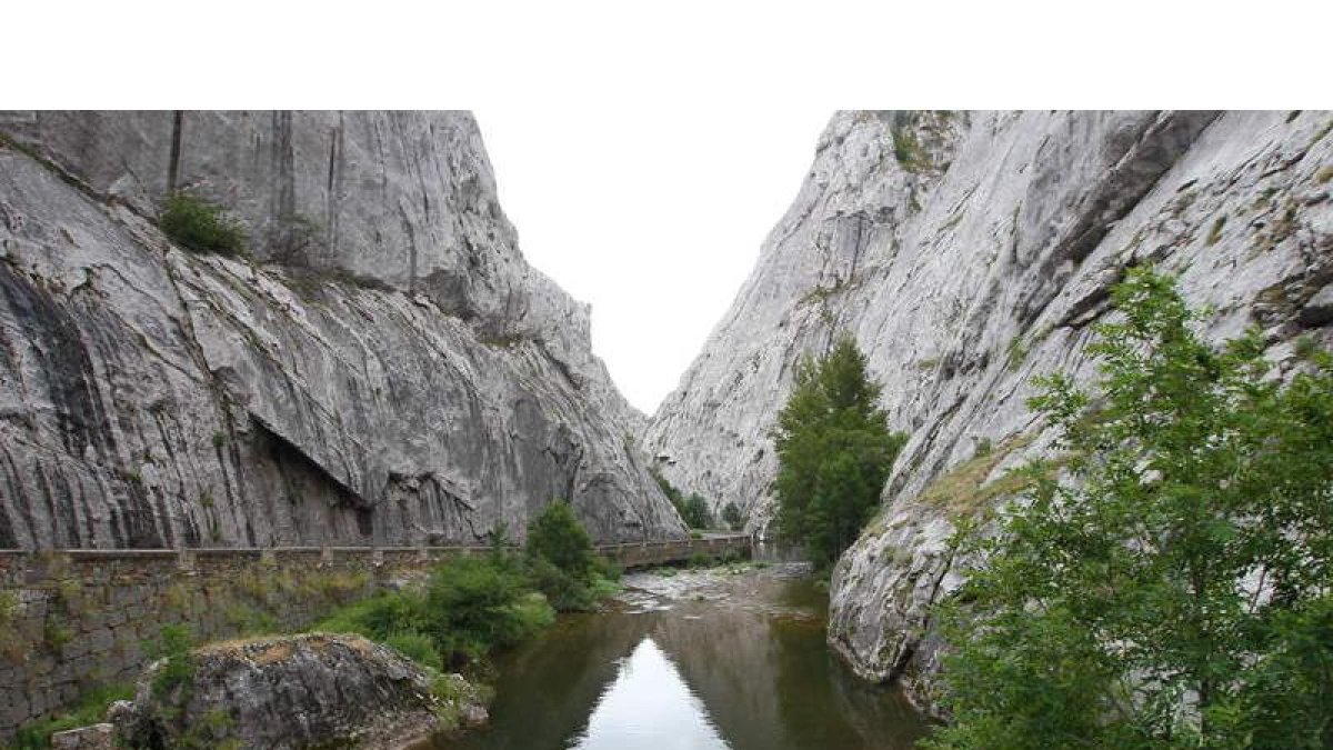 Las Hoces de Vegacervera representan uno de los paisajes naturales más singulares de toda la provincia leonesa. DL