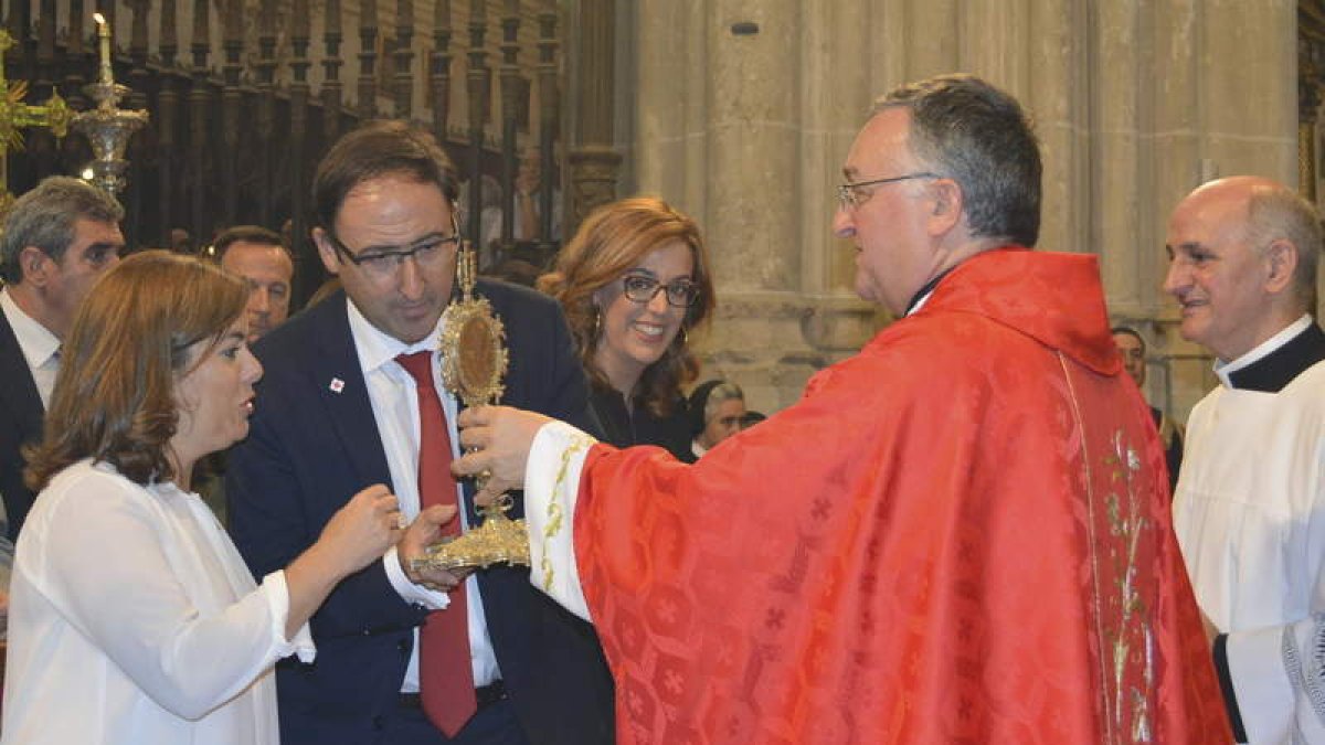 Sáenz de Santamaría, en su visita a la Catedral.