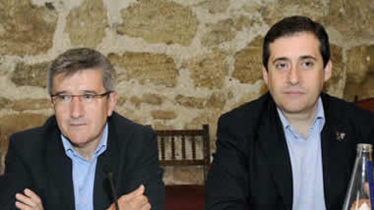 Fernández y Cardo ayer, en el debate del Foro Quevedo.