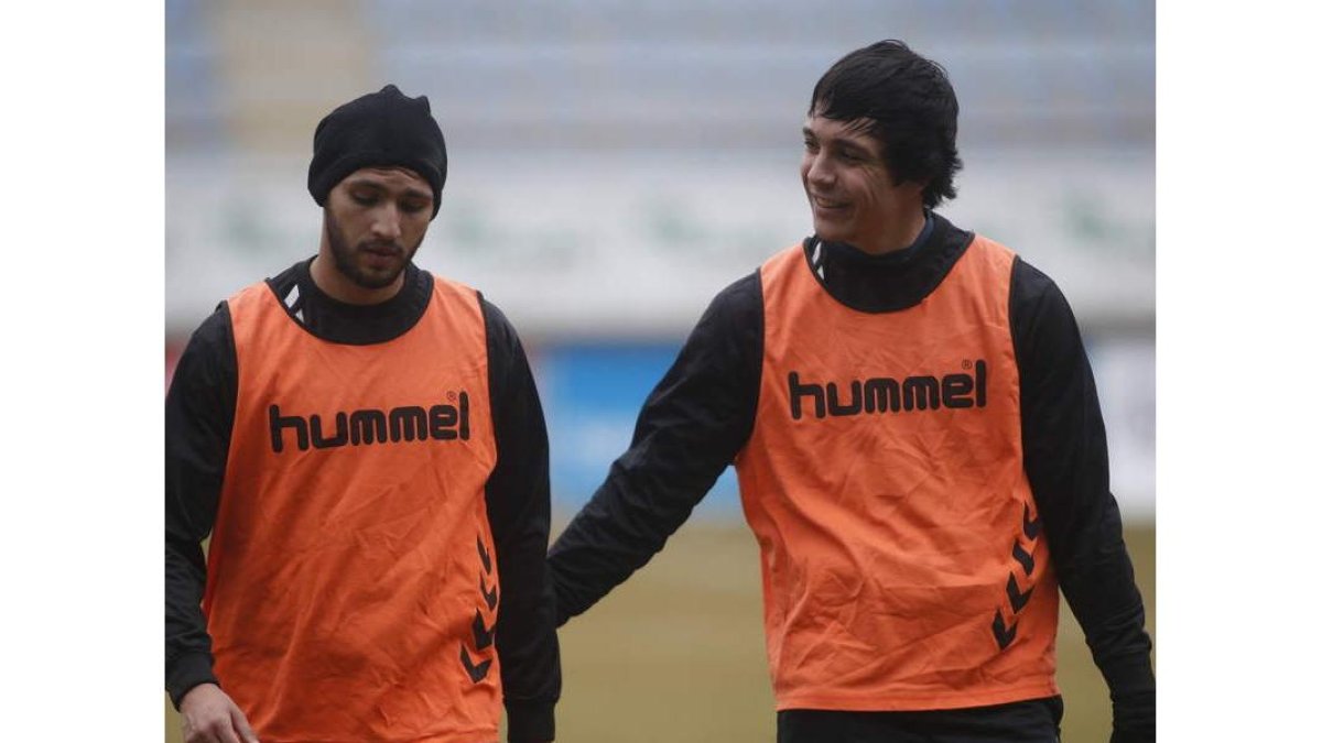 Kamal, a la izquierda, junto a Orodea, en un entrenamiento de la Cultural