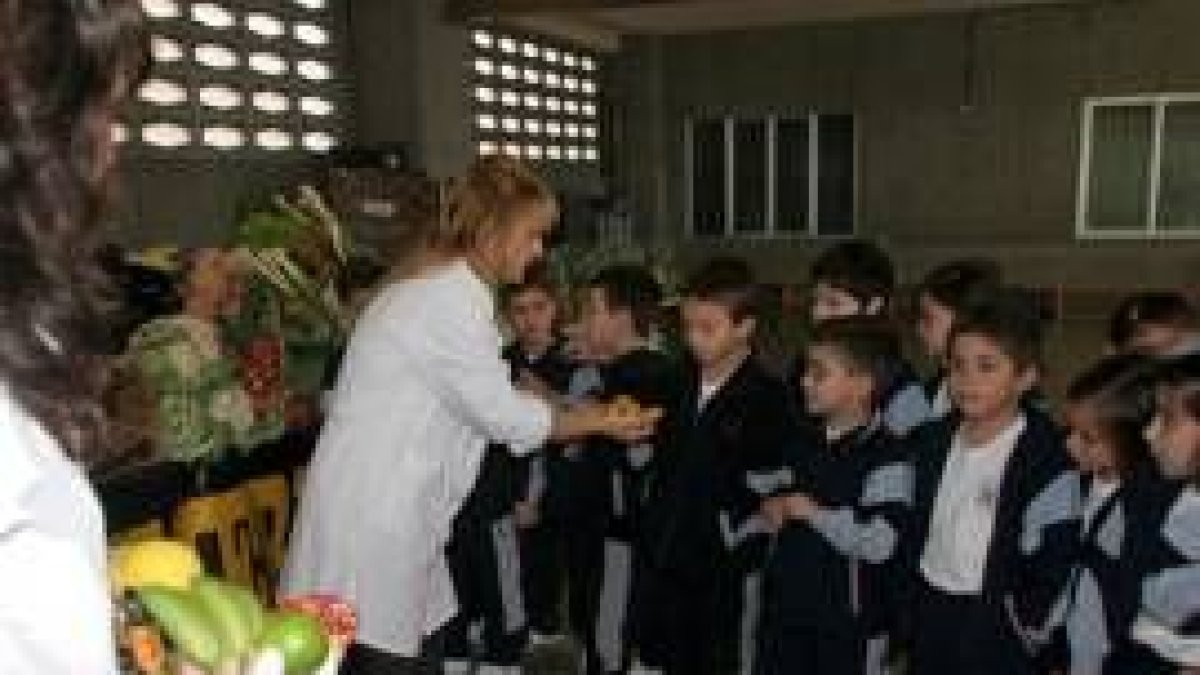 Un grupo de niños ponferradinos durante una jornadas sobre educación alimenticia
