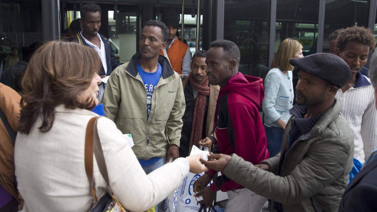 Llegada a Madrid del primer grupo de refugiados procedentes de Italia, dentro del programa comunitario de reubicación. DIEGO CRESPO