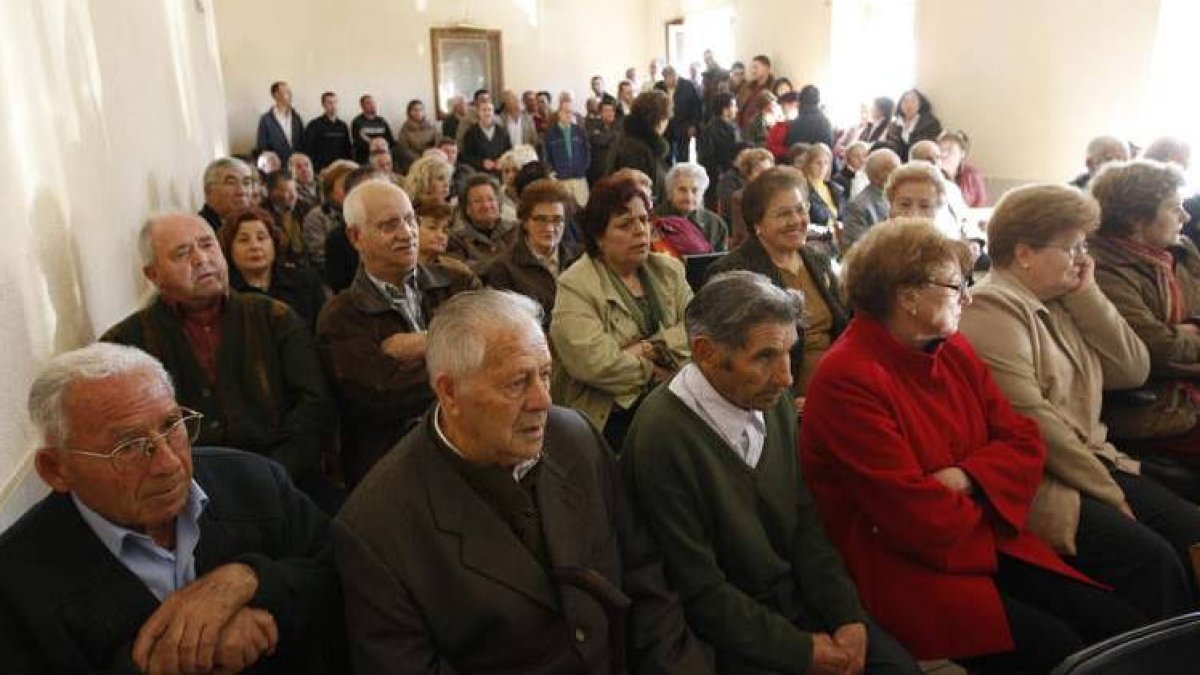 Fotografía de archivo de la celebración de un concejo en San Román de la Vega.