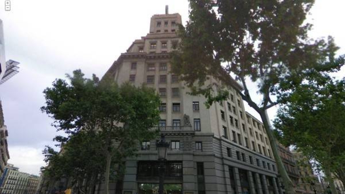 Sede del BBVA de Barcelona de plaza de Cataluña a través del Street View de Google.