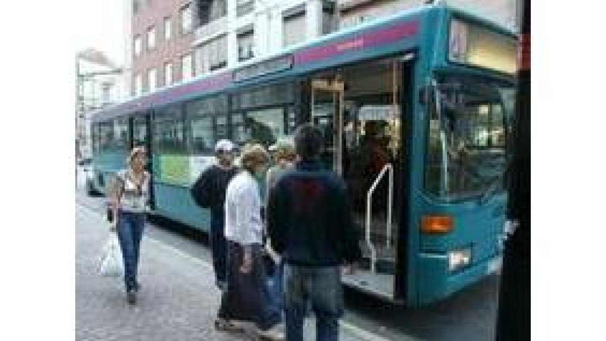 El número de usuarios del autobús aumentó notablemente con los viajes gratuitos