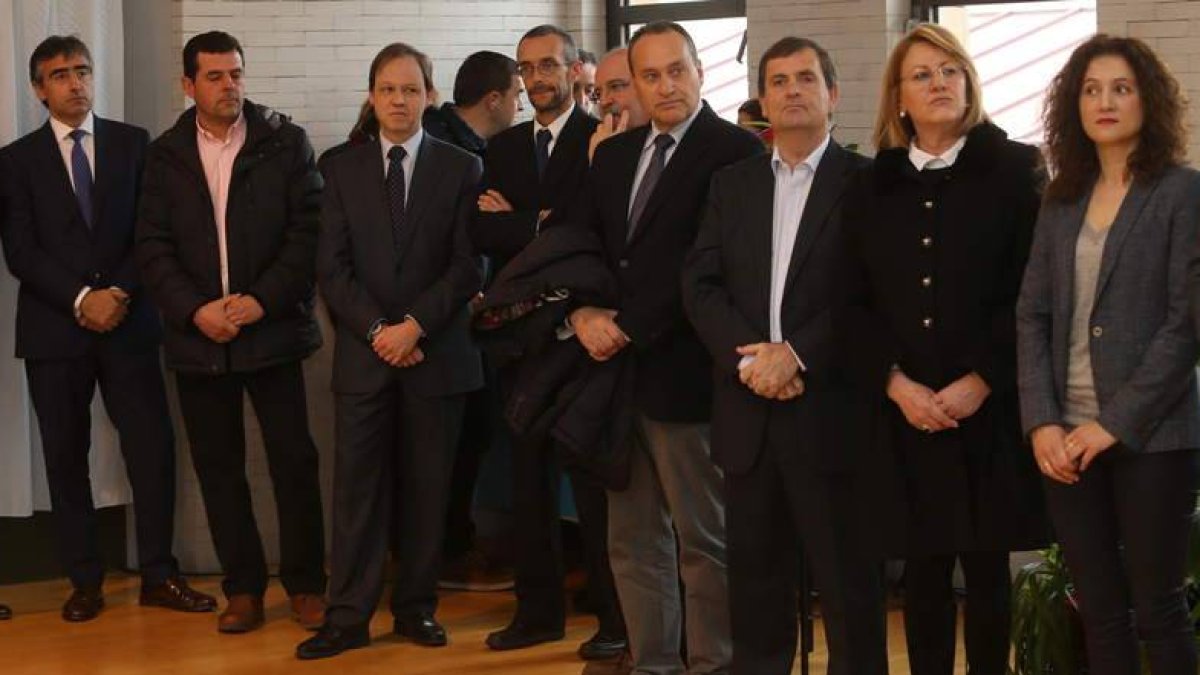 Representantes políticos, de la Justicia y la empresa en la toma de posesión de Palma Varona.