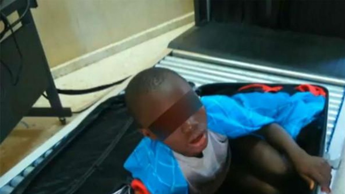 Abou, el niño que intentó entrar en España dentro de una maleta.
