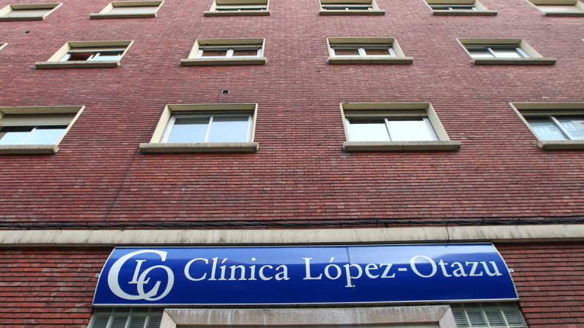 Fachada de la desaparecida clínica privada López-Otazu. NORBERTO