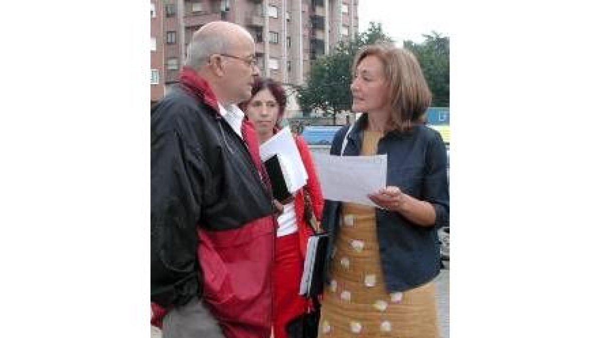 Charo Velasco, durante su visita el miércoles a la plaza del Carbón