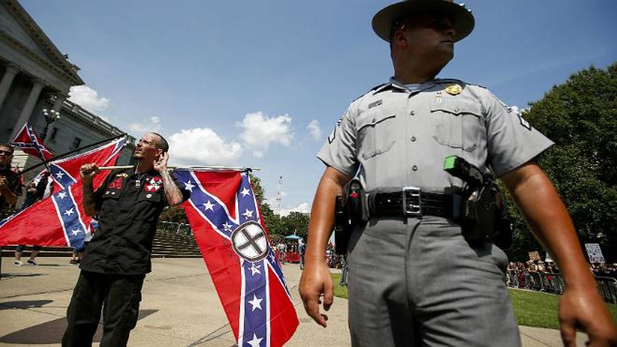 El grupo racista KKK tiene en la bandera confederada uno de sus símbolos.