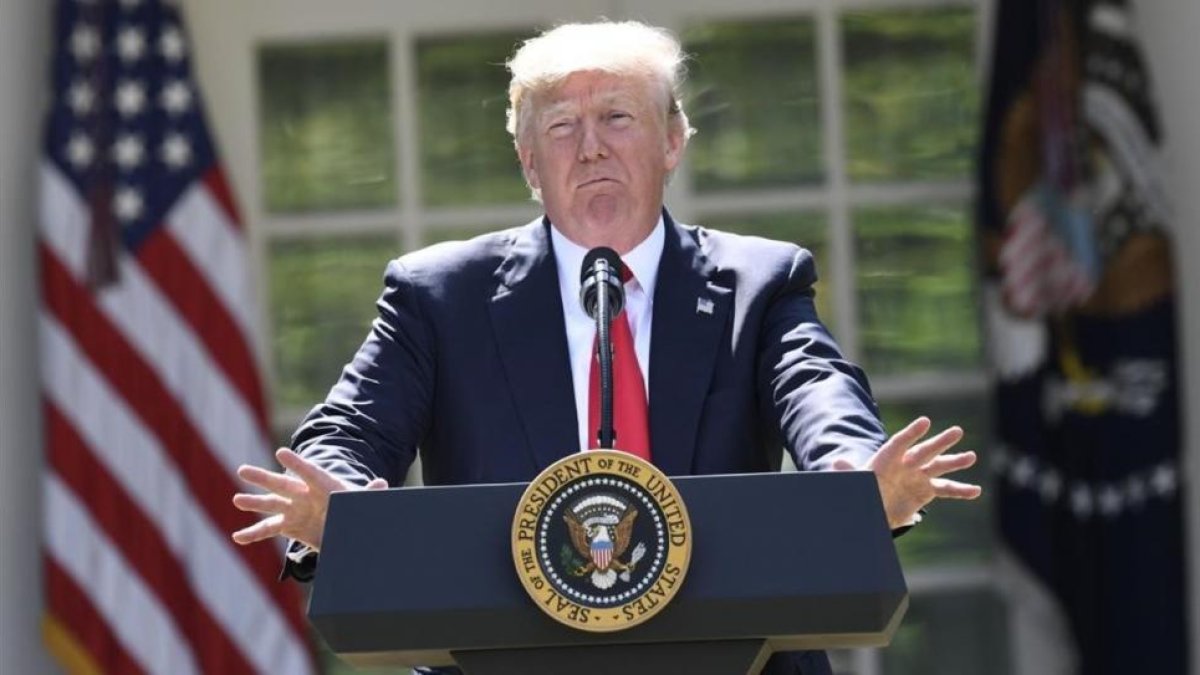 Donald Trump, anunciando su retirada del acuerdo climático de Paris.
