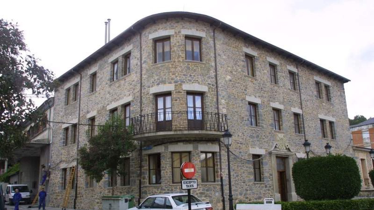 Ayuntamiento de Toreno, en una imagen reciente de archivo.