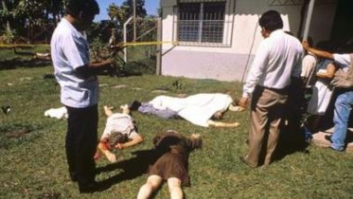 Seis jesuitas y dos mujeres fueron asesinados en la residencia de los Jesuitas de San Salvador en 19
