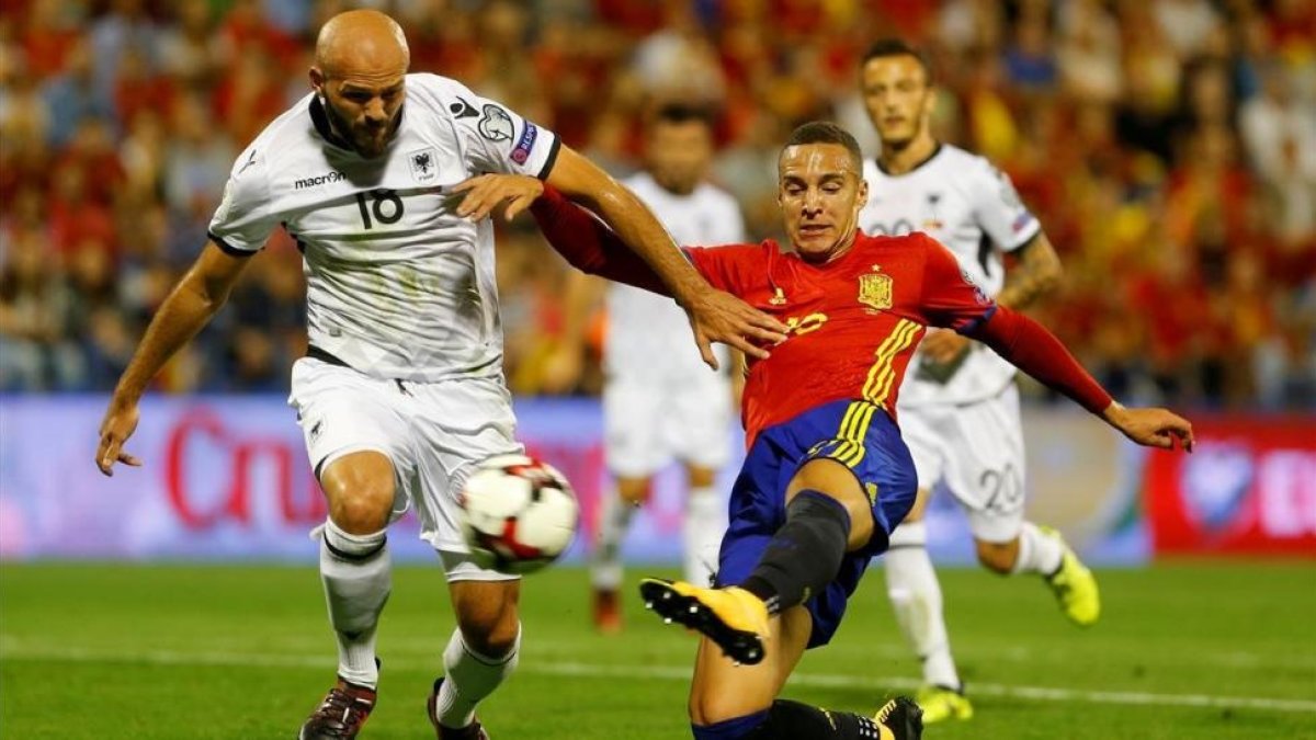 Rodrigo marca el primer gol de España ante Albania.