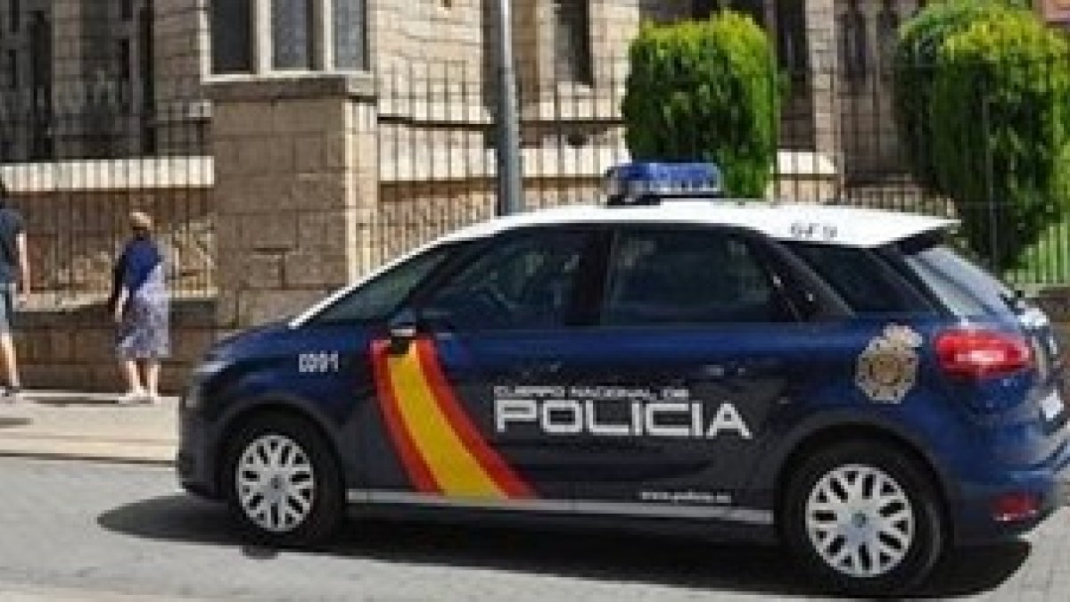 Policísa Nacional en Astorga. PN