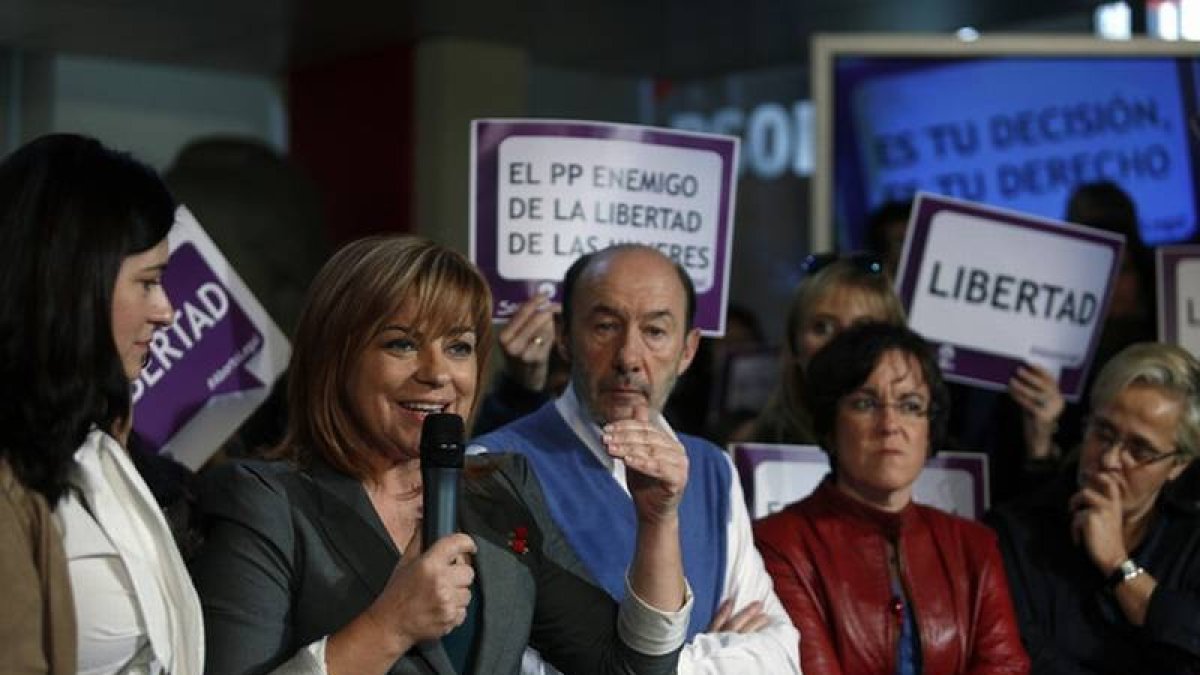Elena Valenciano, en la sede del PSOE en Madrid, en un acto contra la nueva reforma del aborto, este sábado.