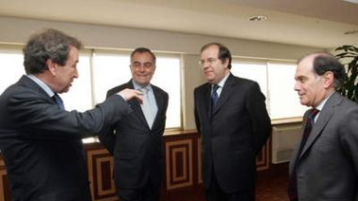 Herrera se reunió con el ministro de Obras Públicas, Mario Lino