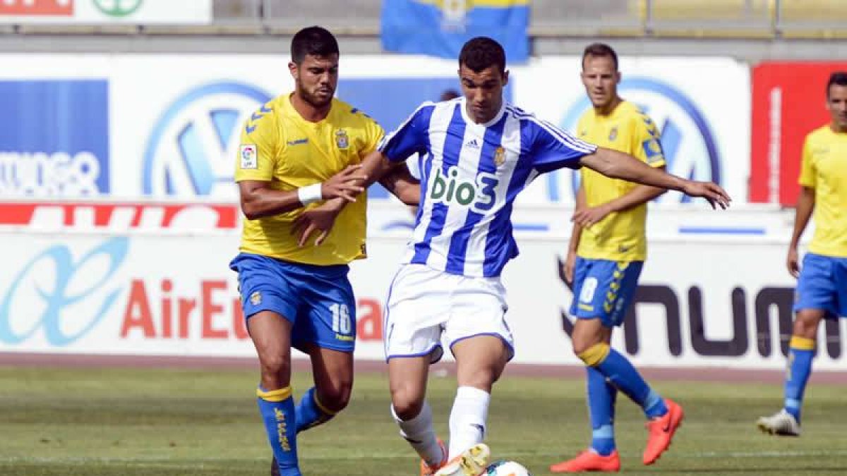 La Deportiva, pese a perder frente a Las Palmas, se mantiene en Segunda División.