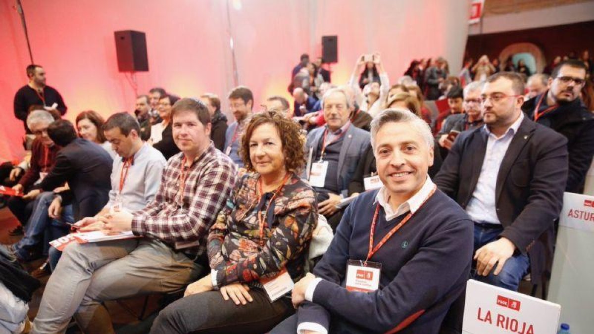 El secretario general del PSOE de La Rioja, Francisco Ocón (derecha).