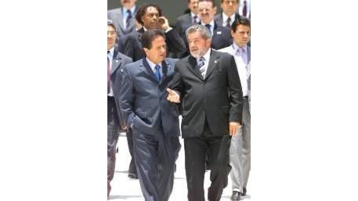 Lula y Duhalde durante su encuentro de ayer en Brasilia