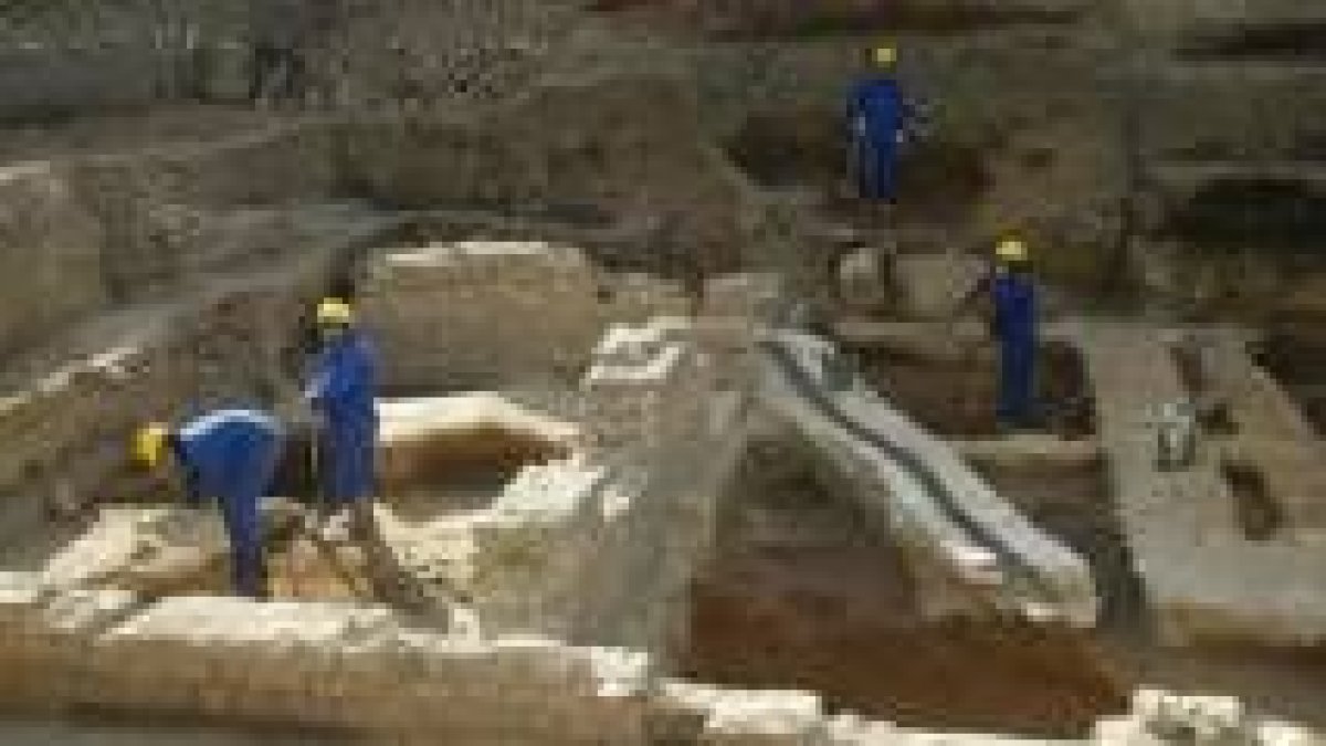 Excavación de los Principia, cuyos restos aparecieron en un solar de la calle San Pelayo