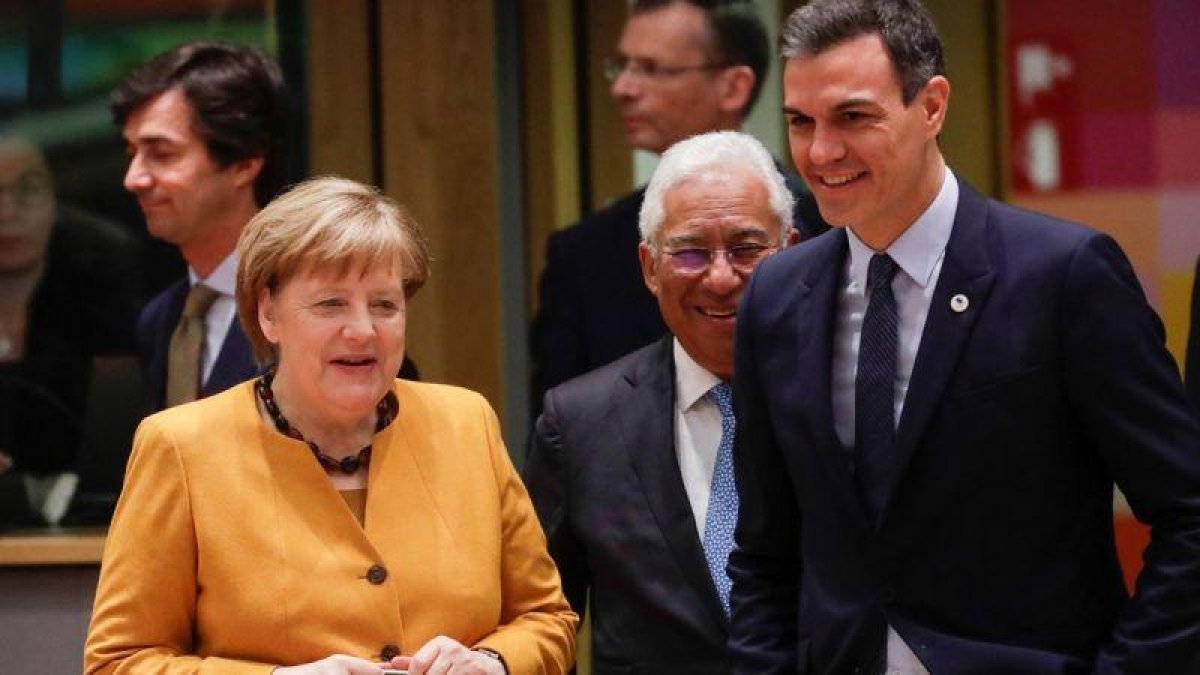 Encuentro entre Pedro Sánchez y Angela Merkel en Bruselas.