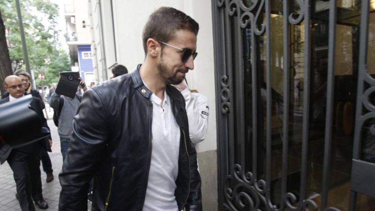 Gabi entrando a la Fiscalía Anticorrupción de Madrid.