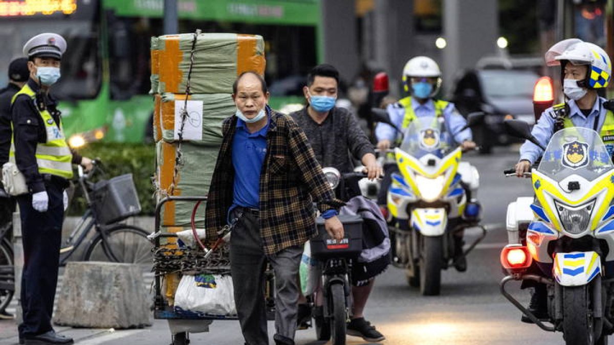 Imagen de las calles d Guangzhou, China. ALEX PLAVEVSKI