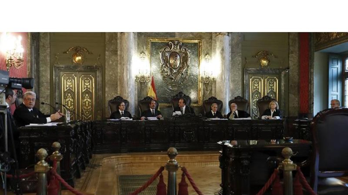 El Tribunal Supremo celebró la vista pública de los recursos contra las condenas por el asesinato de la presidenta de la Diputación de León, Isabel Carrasco.