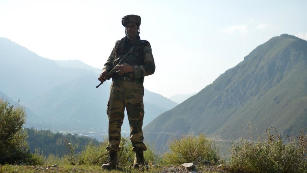 Un soldado indio en Cachemira.