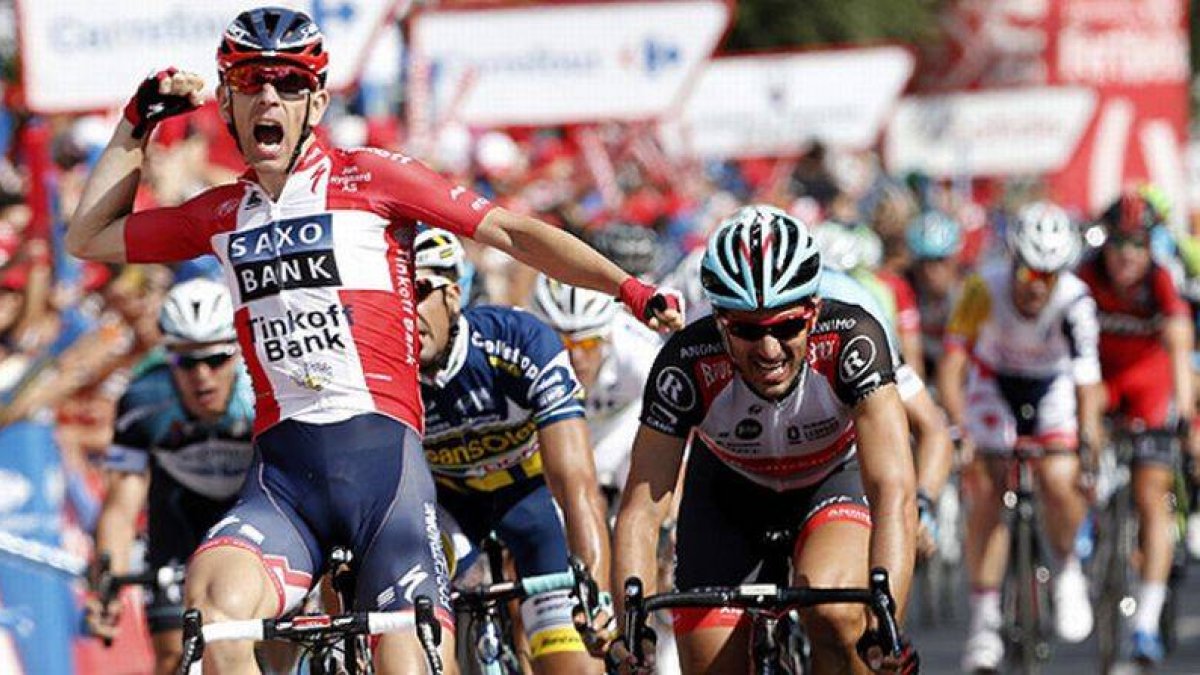 Michael Morkov celebra su victoria en la sexta etapa de la Vuelta tras imponerse en el esprint.